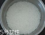 臘腸在蒸之前要泡水嗎？吃臘腸兩步走