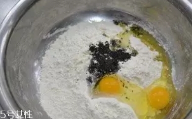 ?炸麻葉用什么水和面？面粉還是淀粉還是木薯粉
