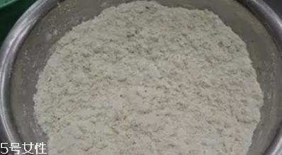 ?炸麻葉用什么水和面？面粉還是淀粉還是木薯粉