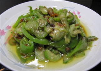 絲瓜的土腥味怎么去除？絲瓜切后不變色小技巧