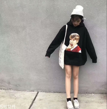 過膝棉服怎么搭配 來(lái)自不同的靈感