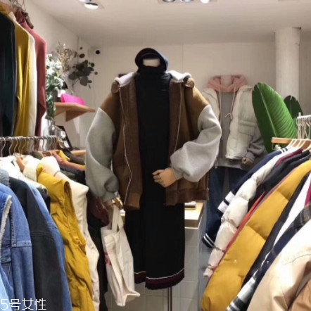 過膝棉服怎么搭配 來(lái)自不同的靈感