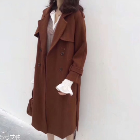 過膝棉服怎么搭配 來(lái)自不同的靈感