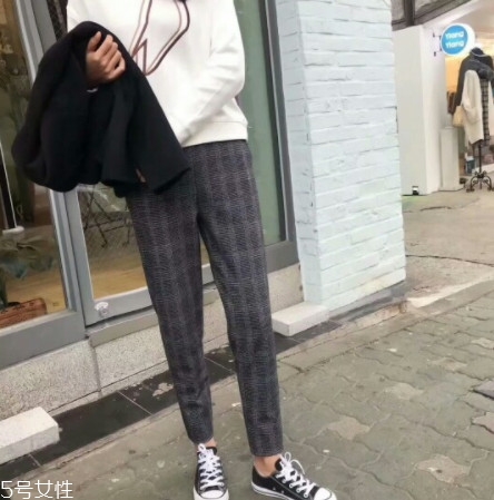 過膝棉服怎么搭配 來(lái)自不同的靈感