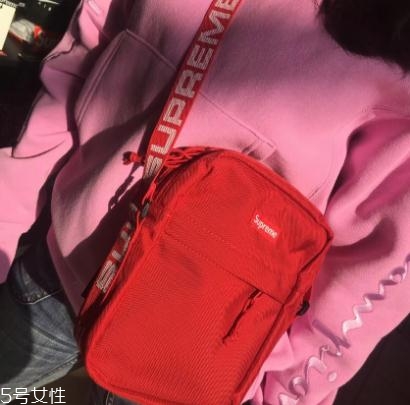 supreme2018春夏款肩挎包怎么樣？