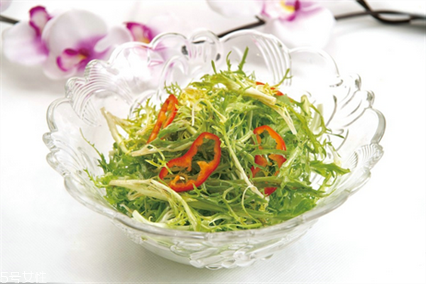 苦菊涼拌用開(kāi)水焯水嗎？苦菊涼拌才好吃