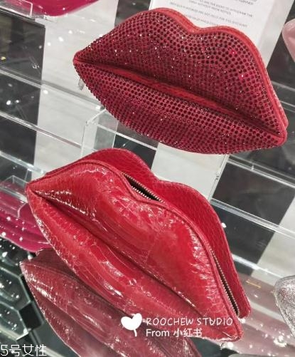 lulu guinness紅唇包多少錢？這款輕奢包包一定要入