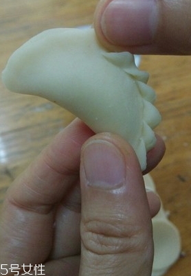 油角的皮要怎樣才松脆？關(guān)鍵看火候和時間