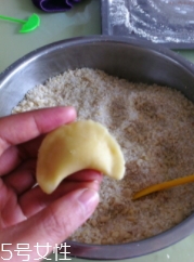 炸油角的面怎么和？用生面還是燙面你知道嗎？