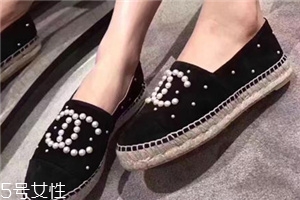 香奈兒漁夫鞋舒服嗎？千萬別小看這雙平底鞋