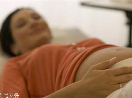 孕婦臉浮腫怎么消除？科學(xué)喝水是關(guān)鍵