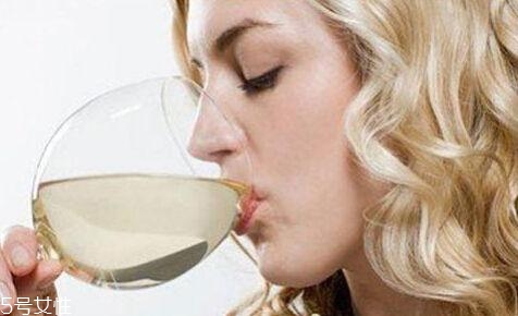 經(jīng)期喝啤酒有什么危害？喝啤酒三大危害