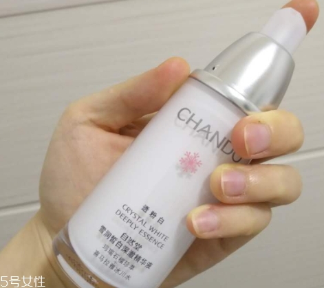 自然堂精華液適合多大年齡用？