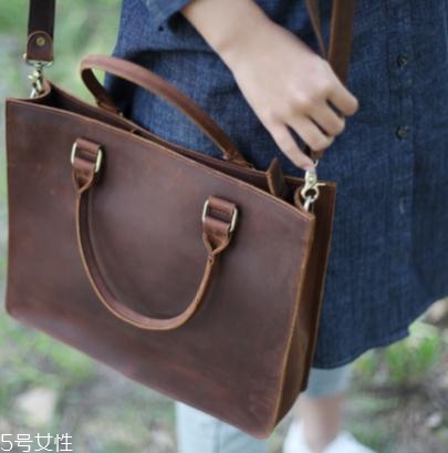 瘋馬皮是人造皮嗎？文藝青年的最?lèi)?ài)