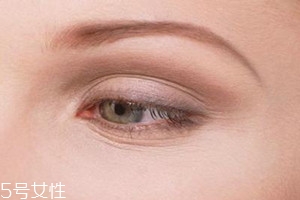 上班族女性如何去除眼角細紋？教你幾個小妙招