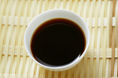 點痣以后可以化妝嗎？點痣后醬油不宜多吃