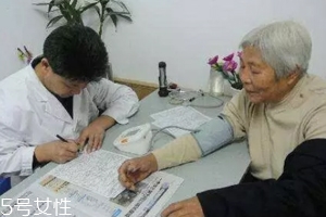 冬天老人容易犯哪些??？低溫易誘發(fā)5種病