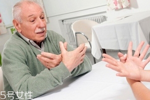 癲癇發(fā)作時怎么辦？讓他安靜地做一個抽搐的患者