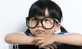 經(jīng)常用眼吃什么？多吃綠色和黃色食物