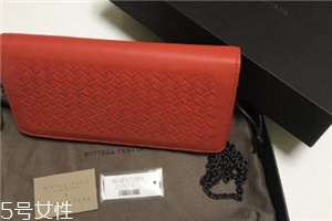 bv葆蝶家包包怎么樣？引領潮流的編織結構