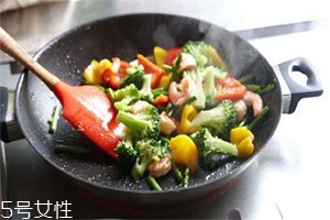 怎么炒菜能省油？教你5個(gè)小妙招