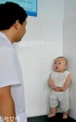 嬰兒打針哭鬧怎么辦？這些錯誤方法不要用