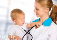 嬰兒打針哭鬧怎么辦？這些錯誤方法不要用