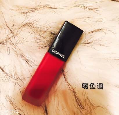 香奈兒炫亮魅力印記唇釉哪個(gè)色號(hào)好看？質(zhì)感超棒