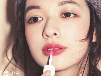 2018開年爆款色莓果紫，怎么涂更美？