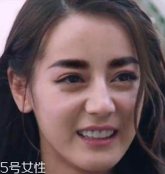 眉型為什么很奇怪？眉頭沒畫好