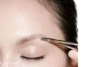 眉型為什么很奇怪？眉頭沒畫好