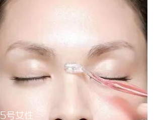眉型為什么很奇怪？眉頭沒畫好