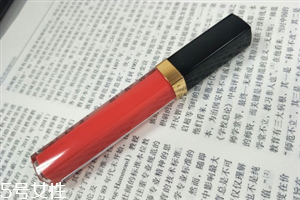 香奈兒可可小姐唇露748什么色？香奈兒水晶糖光透唇釉全試色