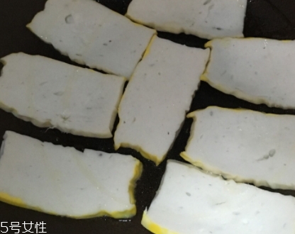魚糕怎么烹飪好吃？成品魚糕做法多