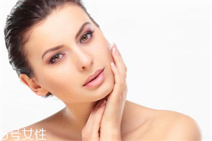 保濕面霜什么時(shí)候使用？秋冬季節(jié)面霜很重要