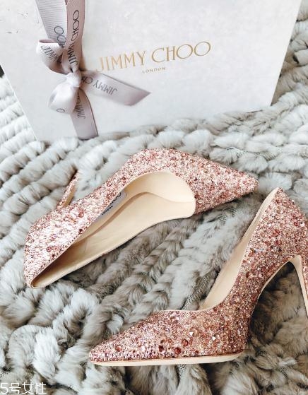 jimmy choo鞋子好穿嗎？高跟鞋界的傳奇之作