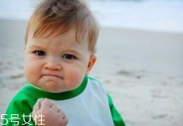 熊孩子往輸液瓶里注臟水 熊孩子怎么管教？