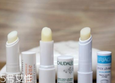 潤(rùn)唇膏能用多長(zhǎng)時(shí)間？打開后只能用3個(gè)季度