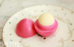 潤(rùn)唇膏能用多長(zhǎng)時(shí)間？打開后只能用3個(gè)季度