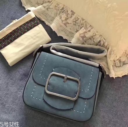 tory burch包包貴嗎？輕奢界的時(shí)尚女王