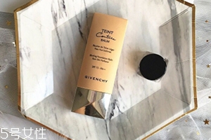 紀(jì)梵希和阿瑪尼粉底液哪個好？