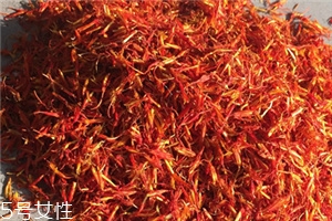 紅花泡腳可以天天泡嗎？建議一周1-2次為宜
