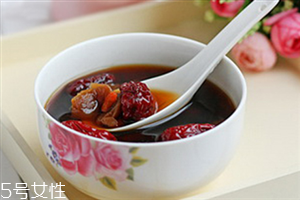 紅糖水怎么做？紅糖用溫水泡比較好