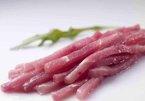凍了一年的肉能吃嗎？請(qǐng)謹(jǐn)慎食用