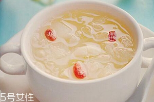 銀耳蓮子湯什么時(shí)候喝最好？時(shí)間上有講究