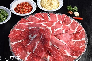 吃火鍋喉嚨痛是怎么回事？其實(shí)不怪湯底