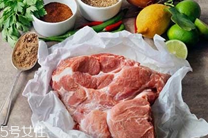 凍了一年的肉能吃嗎？請(qǐng)謹(jǐn)慎食用