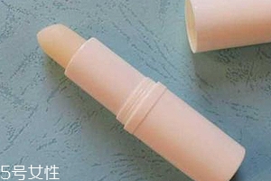 潤唇膏吃了會中毒嗎？劑量小不會有事