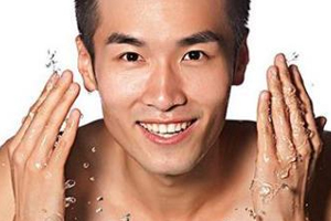 男士護(hù)膚品有什么特別之處？男性出油是女性的2倍