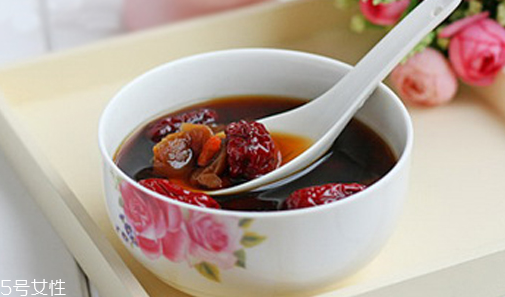 赤砂糖就是紅糖嗎？教你辨別真假紅糖